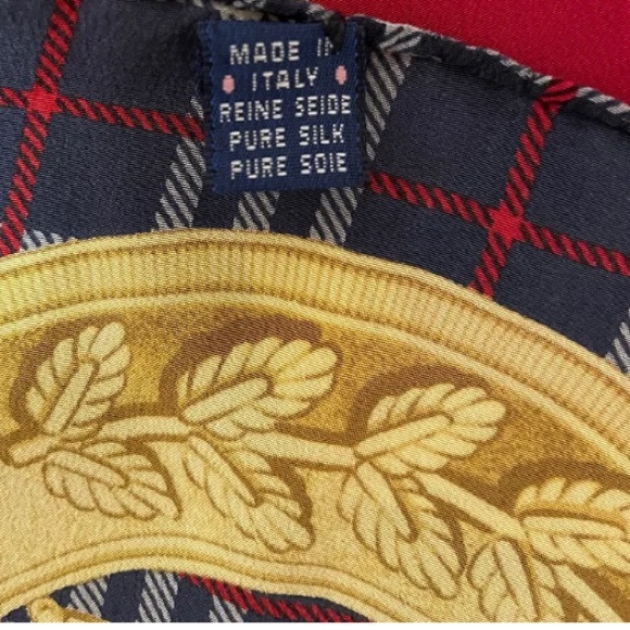 Burberry scarf - Picture 6 of 8